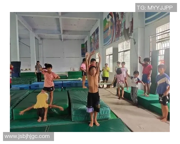 足球明星背后的故事网红母亲如何助力儿子成就辉煌职业生涯 足球明星背后的故事网红母亲如何助力儿子成就辉煌职业生涯