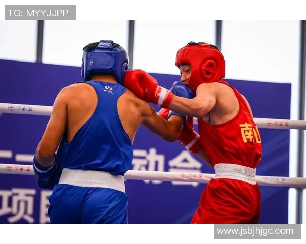 足球明星练拳的奇妙旅程揭秘他们如何在拳击中找到新的激情与挑战 足球明星练拳的奇妙旅程揭秘他们如何在拳击中找到新的激情与挑战