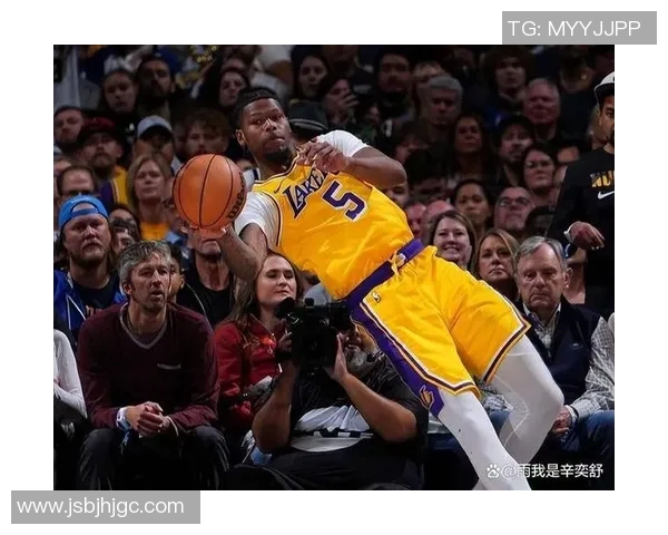 2021年勇士与湖人激战回顾：篮球盛宴中的精彩瞬间与战术较量