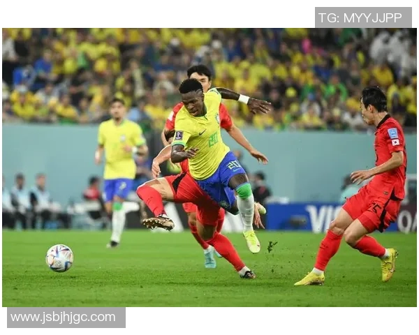 卡塔尔与巴西热身赛精彩对决展现足球魅力与技术较量