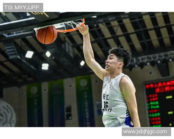 张镇麟:从青涩少年到篮球场上的闪耀明星之路 张镇麟:从青涩少年到篮球场上的闪耀明星之路